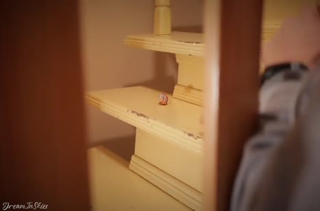 Подруга застряла на лестнице и чел с удовольствием ее чпокнул 1